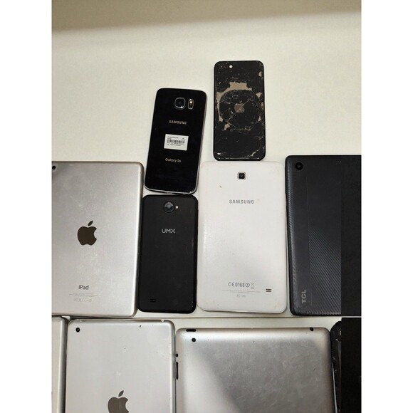 Lot of 12 iPhone iPad Samsung TCL  Plus  Phones & Tablets Parts - Picture 4 of 5